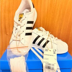 NWT Adidas Gold and Black Logo Patch 10 kids toddler